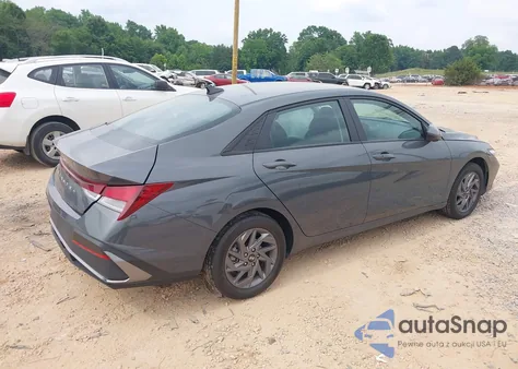 2024 Hyundai Elantra Sel z USA, uszkodzony, nr VIN KMHLM4DG4RU691423